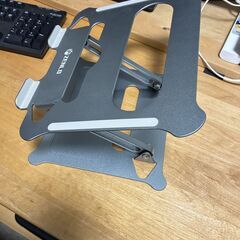 ノートパソコンスタンドの画像