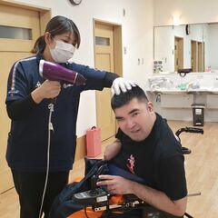 リハビリサポーター／年間休日125日！リハビリ補助・見守り中心！正社員登用あり！の画像