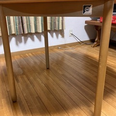 【引取日時限定】テーブルの画像