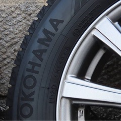 ヨコハマスタッドレスタイヤ・アルミホイールセット（お値引きok
）の画像