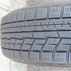 ヨコハマスタッドレスタイヤ・アルミホイールセット（お値引きok
）の画像