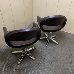 W東○161 サロン店用品 昇降チェア 椅子 美容 理容 サロンワーク カット用椅子 チェア 動作OK 2個セットの画像