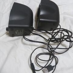 ELEGRANT　イルミネーション(レインボー)　ミニスピーカー　USB電源　3.5mmオーディオジャック　有線接続　ブラック の画像