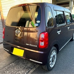 新着‼️ダイハツ ミラココア🤎 可愛い見た目だけでなく、小回りもききやすいので運転もかなりしやすいです🚗✨ご通勤用や近所のお買い物用としていかがですか？😊の画像