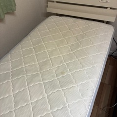 セミシングル ベッドフレームの画像