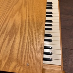 売約済　カワイ　ミニピアノ　木製の画像