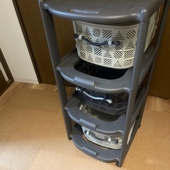 キャスター付き収納の画像