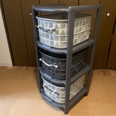 キャスター付き収納の画像