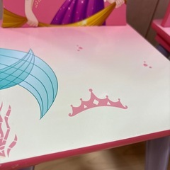 ディズニープリンセスチェアの画像