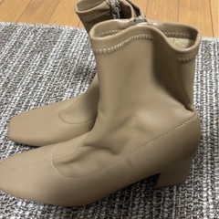 GUウルトラストレッチブーツベージュXL新品の画像
