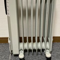 デロンギ　オイルヒーター　KHD410812-BK　8～10畳用の画像