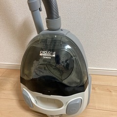 ツインバードサイクロン掃除機　2023年製
の画像