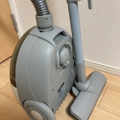 ツインバードサイクロン掃除機　2023年製
の画像