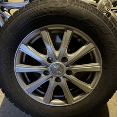 スタッドレスタイヤの画像