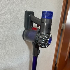 Dyson ダイソン コードレス掃除機 DC6 パープルの画像