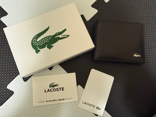 LACOSTE 二つ折り財布