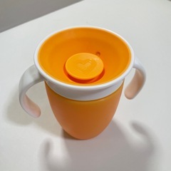 【ほぼ未使用（2回ほどのトライのみ）】定価1485円　赤ちゃん　ミラクルカップ　コップ　離乳食　オレンジ　アカチャンホンポの画像