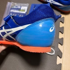 スパイクセット　青色　アシックス の画像