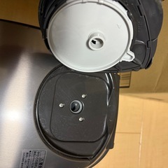 象印IH炊飯ジャー 極め炊き NP-VP10E3 16年製 炊飯器 ZOJIRUSHI 5.5合炊き 黒まる厚釜の画像