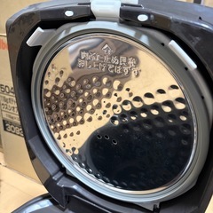 象印IH炊飯ジャー 極め炊き NP-VP10E3 16年製 炊飯器 ZOJIRUSHI 5.5合炊き 黒まる厚釜の画像
