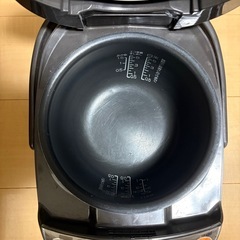 象印IH炊飯ジャー 極め炊き NP-VP10E3 16年製 炊飯器 ZOJIRUSHI 5.5合炊き 黒まる厚釜の画像