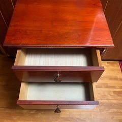 木製レトロキャビネットの画像