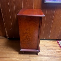 木製レトロキャビネットの画像