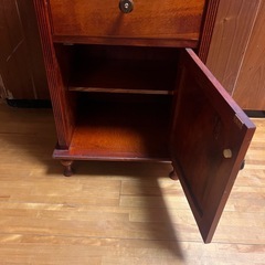 木製レトロキャビネットの画像