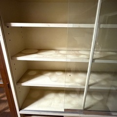 食器棚の画像