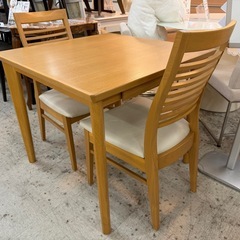 【愛品館 江戸川店 】コンセント付 ダイニングテーブル3点セット  NITORI（ニトリ）の画像