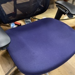 【軽トラック90分無料貸出サービス有】オカムラ　デスクチェアの画像