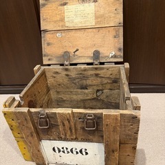 【かなりお得】アメリカンヴィンテージ収納ボックス、他売れるもの何点かの画像