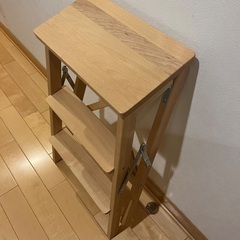 IKEA 脚立　BEKVÄM ベクヴェームの画像