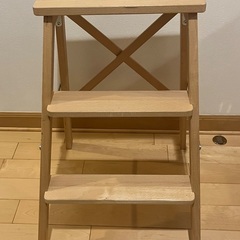 IKEA 脚立　BEKVÄM ベクヴェームの画像