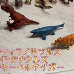 アニア3体と恐竜フィギュア18体セットの画像