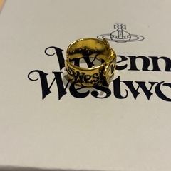 Vivienne Westwoodリング ゴールドの画像