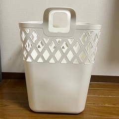 フランフラン　ランドリーバスケットの画像