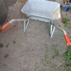 一輪車　ねこ車　未使用　タイヤなしの画像