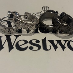 Vivienne Westwood ピアス 2個セットの画像