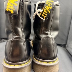 【美品】ドクターマーチン8ホールブーツの画像
