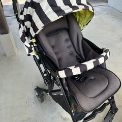 ベビーカー、フットマフ、抱っこ紐の画像