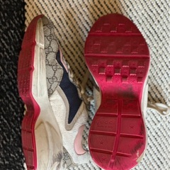 【GUCCI】　GGマーク スニーカー”Rhyton”の画像