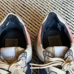 【GUCCI】　GGマーク スニーカー”Rhyton”の画像