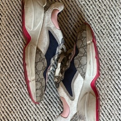 【GUCCI】　GGマーク スニーカー”Rhyton”の画像