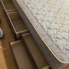 マットレス付きベッドの画像