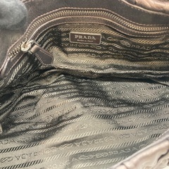 PRADAのセミショルダーバッグ(BR3972)の画像