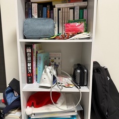 白い本棚2個の画像