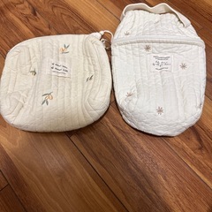 オムツポーチとポーチの画像