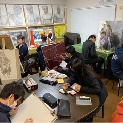 アトリエこうたき美術研究所では冬期講習を行います☃️美術予備校に近い内容で藝大生の講師たちが講習を行います。冬の期間に集中して勉強をしてみませんか？４月からアトリエがリニューアルし、より予備校に近い環境となりました。低授業料で美大入試対策ができます🎨🖌️ 志望校に合わせて静物デッサン、石膏デッサン、水彩・油彩、水粘土制作、平面構成、ポートフォリオ作成などの指導を行います。アトリエこうたき美術研究所のホームページよりお申し込みください‼️    の画像