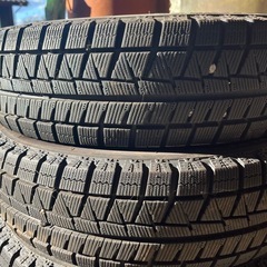 スタッドレス　タイヤ　普通車　スノー　冬用の画像